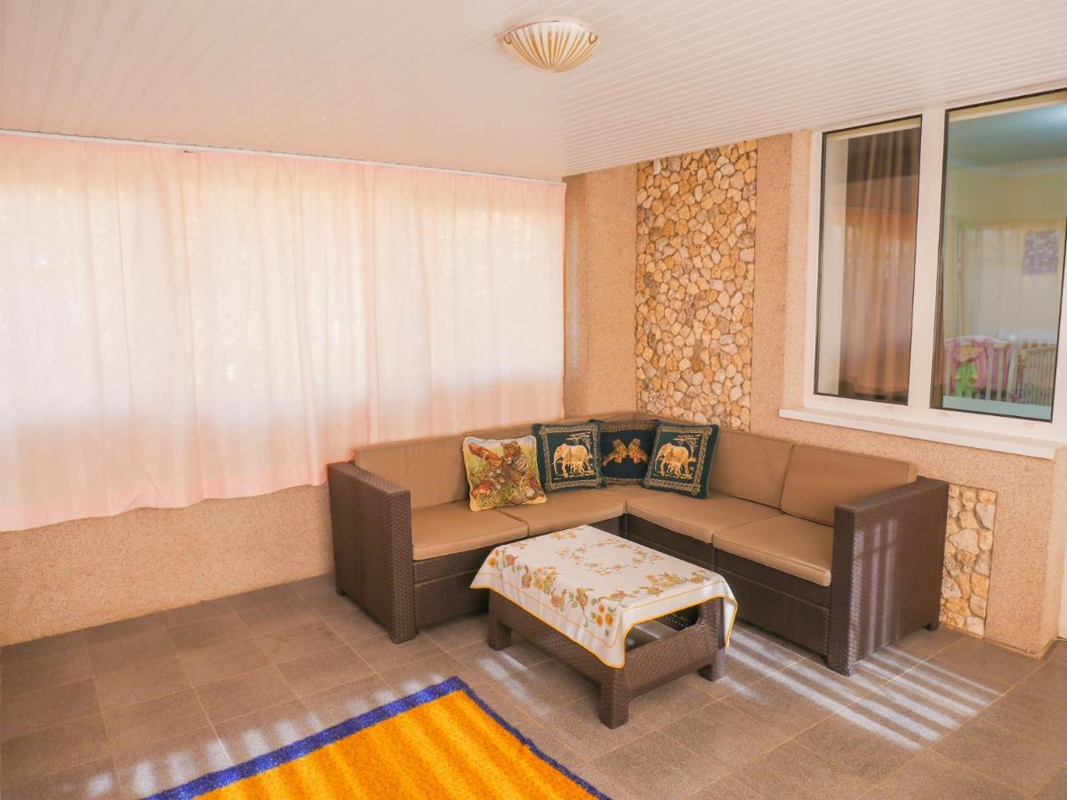 Kiki'S Villa Codru 外观 照片